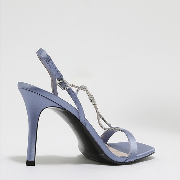 Charles and Keith heels. Heels height is 4-5 cm. I have never worn. - Picture 5 of 8